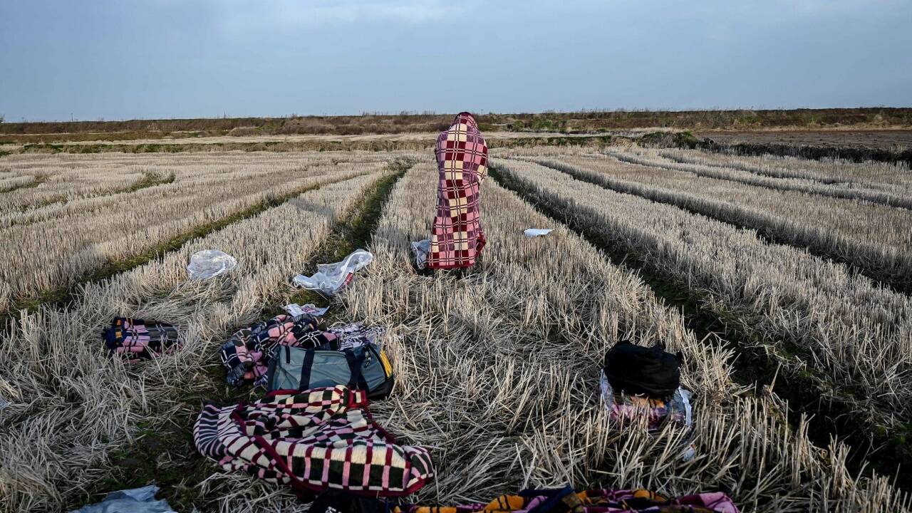 Aus den Augen, aus dem Sinn. Je weiter das Elend entfernt ist, desto weniger plagen uns die Gewissensbisse. Dieses Foto zeigt eine Szene am Fluss Evros nahe Edirne im Nordwesten der Türkei. 