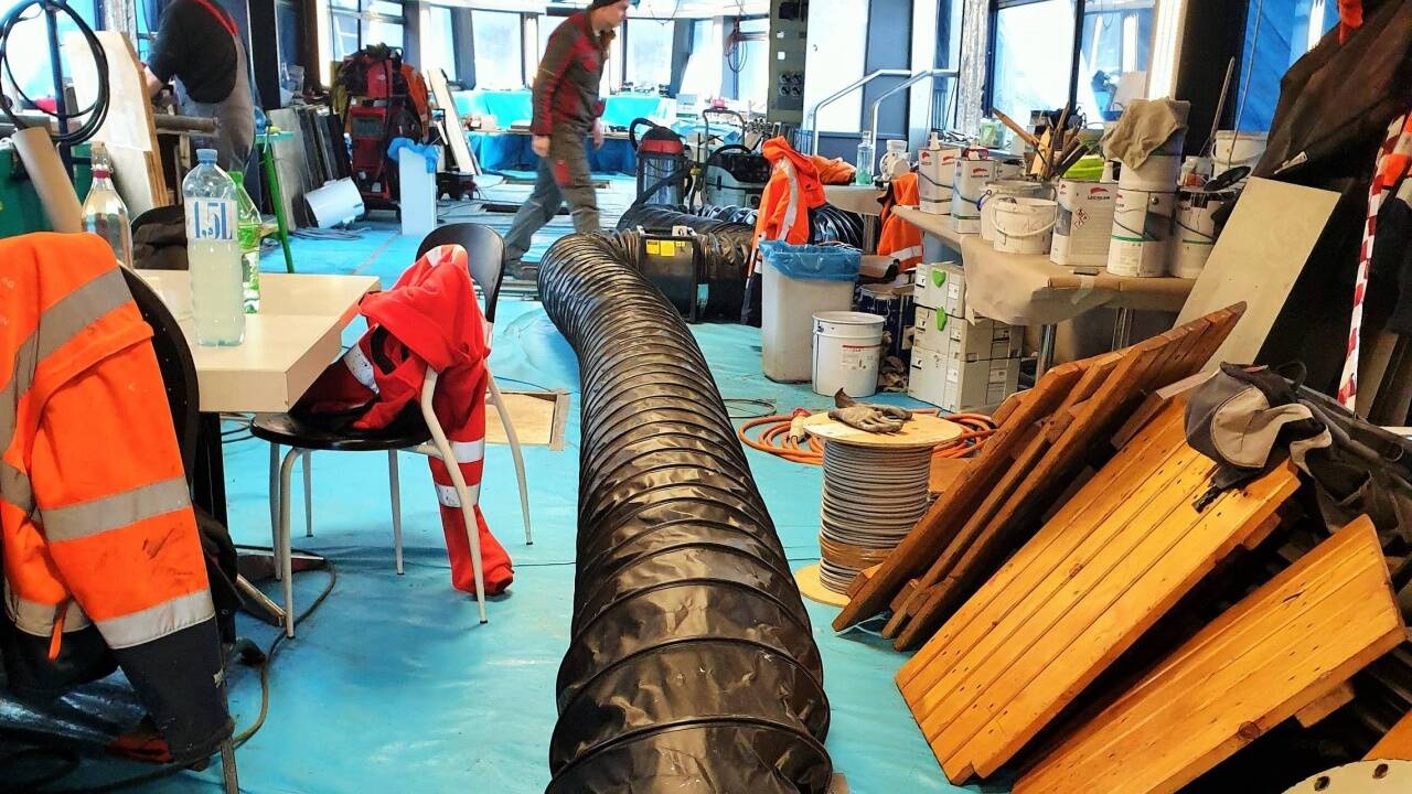 Das Deck gleicht noch einer Baustelle. 