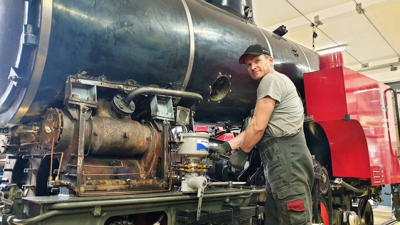 Robert Wimmer kennt die Dampflok wie seine Westentasche. 
