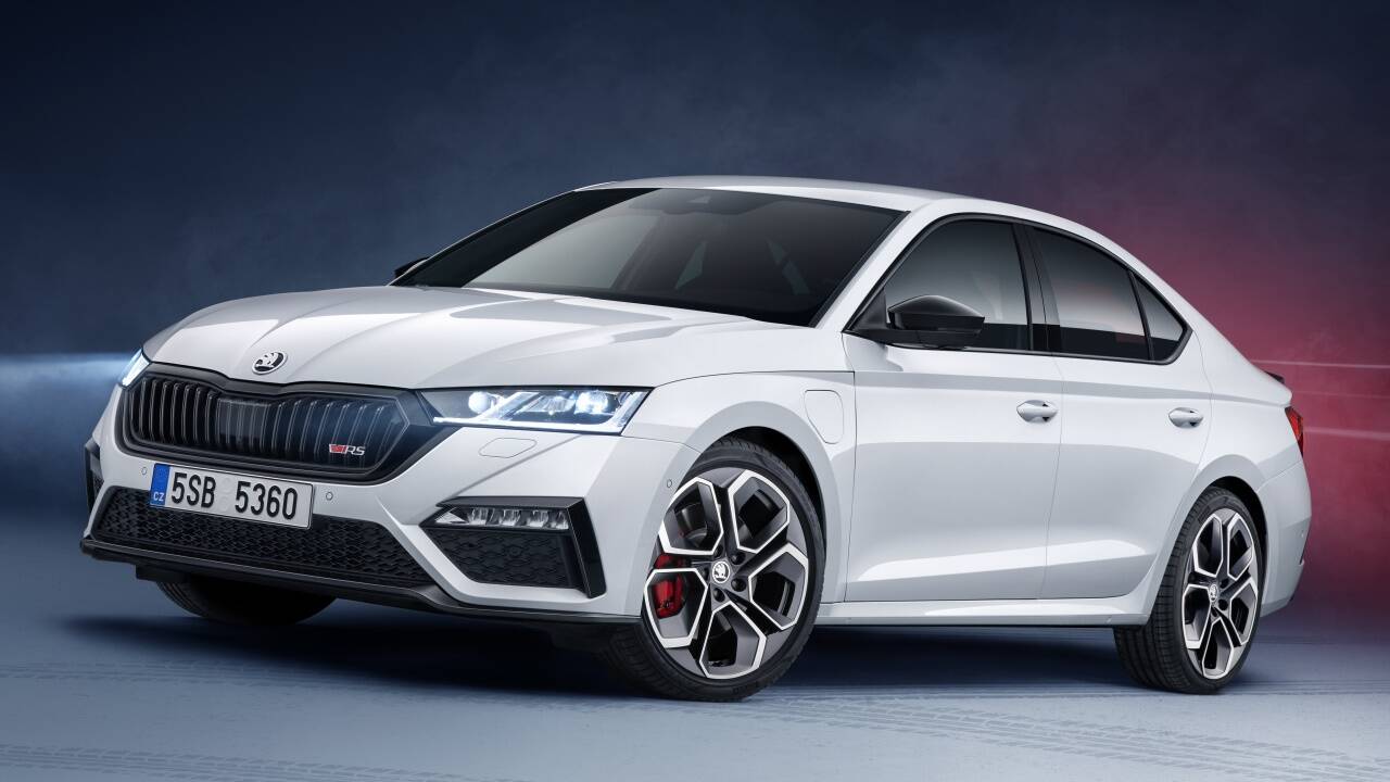 Der VW ID.4 soll als zweites Modell auf Basis des MEB noch 2020 durchstarten. Ebenfalls neu: Der &auml;koda Octavia RS iV als Plug-in-Hybrid (oben) sowie der neue Golf GTE.  