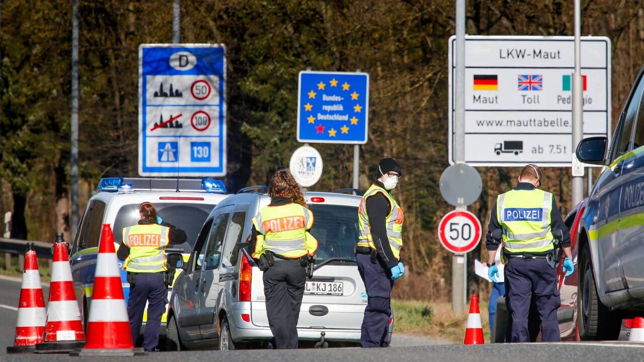 Die deutsche Bundespolizei kontrollierte am Montag die Grenzübergänge.  