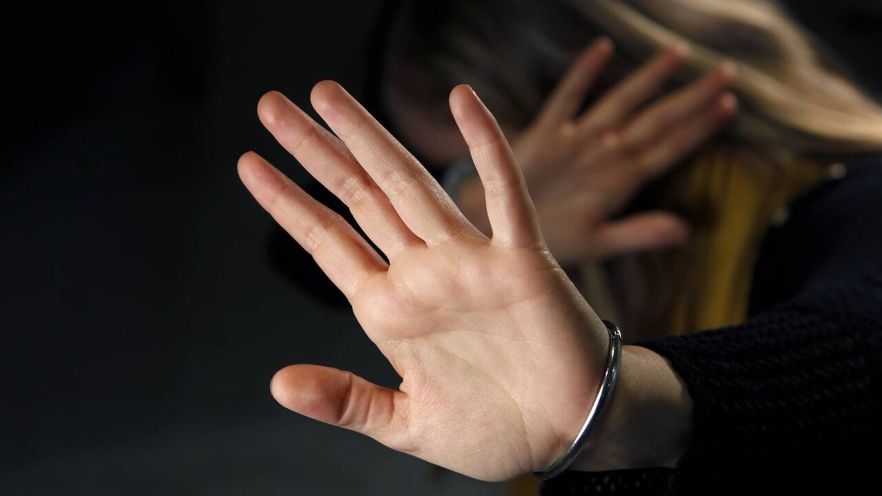 Jede fünfte Frau in Österreich wurde schon einmal Opfer von körperlicher oder psychischer Gewalt durch ihren Partner oder Ehemann.  