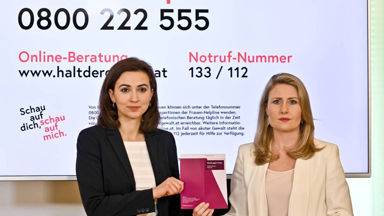 Justizministerin Alma Zadic und Frauenministerin Susanne Raab versprachen: „Keine Frau wird im Falle von häuslicher Gewalt alleingelassen, jede erhält Unterstützung.“ 