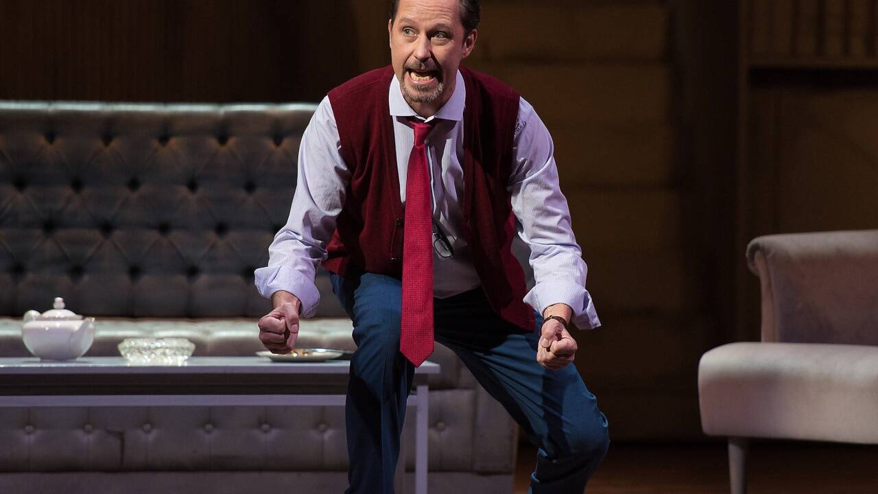 Sascha Oskar Weis als Professor Higgins in „My Fair Lady“ im Salzburger Landestheater. 