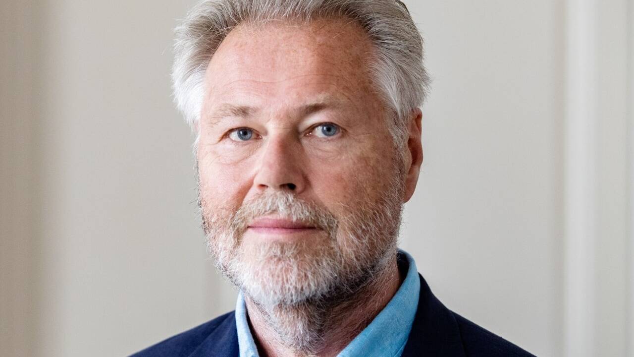 Autor Helmut Spudich ist mit seinem neuen Buch brandaktuell: „Der Spion in meiner Tasche – Was das Handy mit uns macht und wie wir es trotzdem benutzen können“.  
