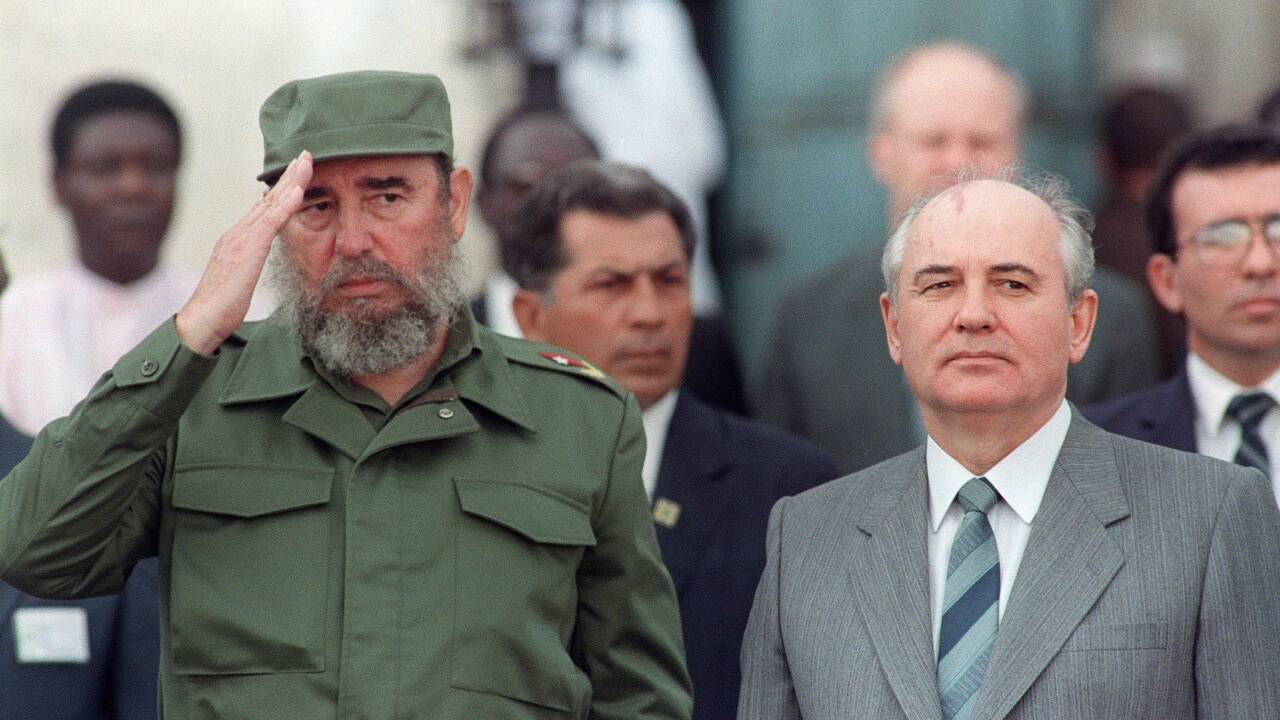Fidel Castro im 1Jahr 989 mit Michail Gorbatschow. 
