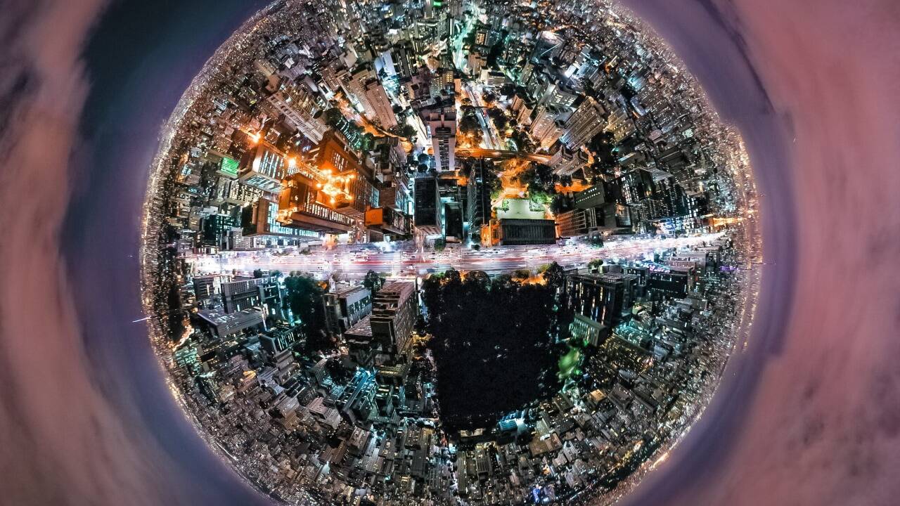 Ein 360° - Video ermöglicht eine Immobilienbesichtigung von zu Hause aus.  Ein 360° - Video ermöglicht eine Immobilienbesichtigung von zu Hause aus.