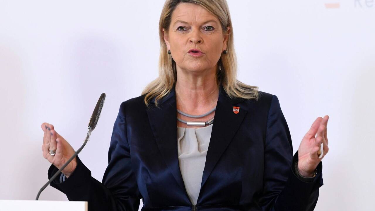 Verteidigungsministerin Klaudia Tanner bei der Pressekonferenz am 23. März 2020 in Wien. Verteidigungsministerin Klaudia Tanner bei der Pressekonferenz am 23. März 2020 in Wien.