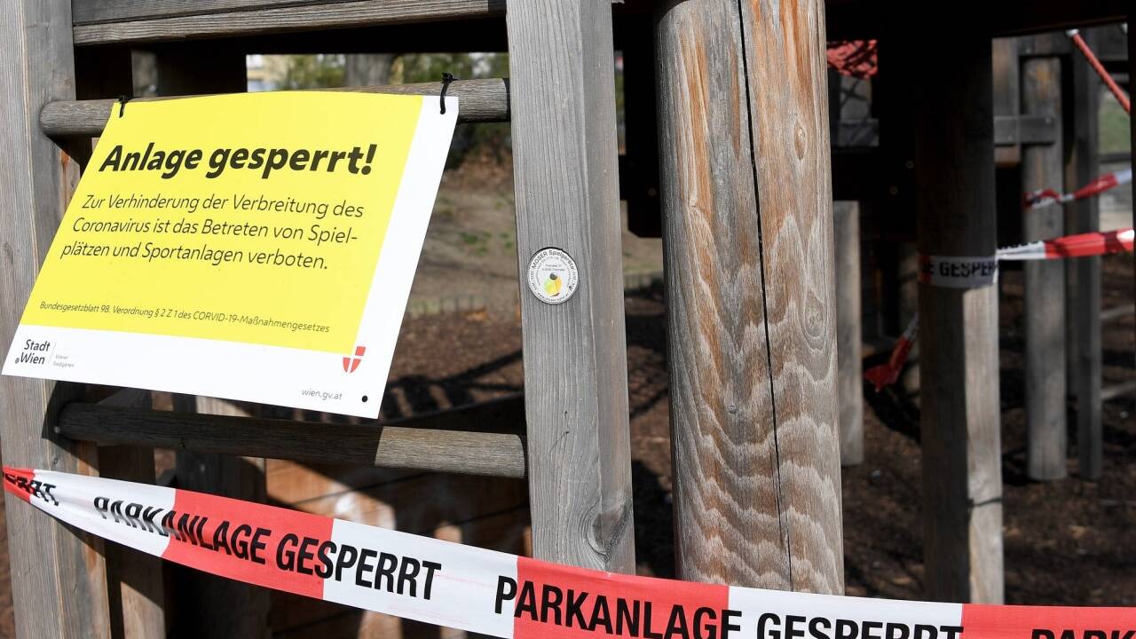 Ein gesperrtes Klettergerüst in einem Park in Wien am Montag, 23. März 2020. 'Social Distancing' ist eine der Maßnahmen zur Eindämmung der Verbreitung des Coronavirus. 