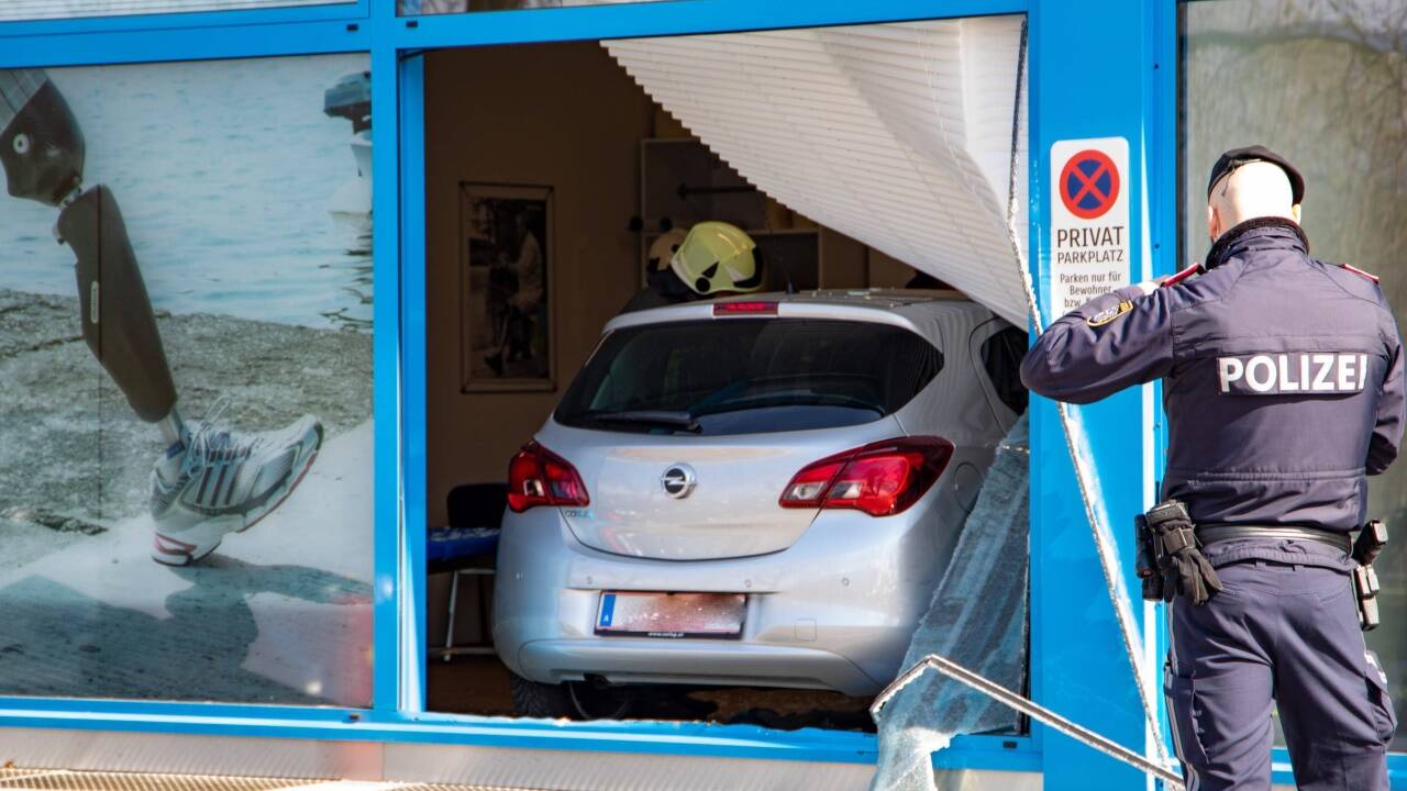 Noch ist nicht geklärt, wie es zum Unfall kam. Noch ist nicht geklärt, wie es zum Unfall kam.