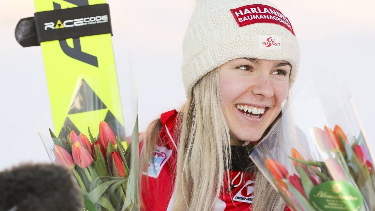 Chiara Hölzl wurde im Gesamtweltcup Zweite, bei der Salzburger Sportlerwahl lächelt die Skispringerin von Platz eins. 