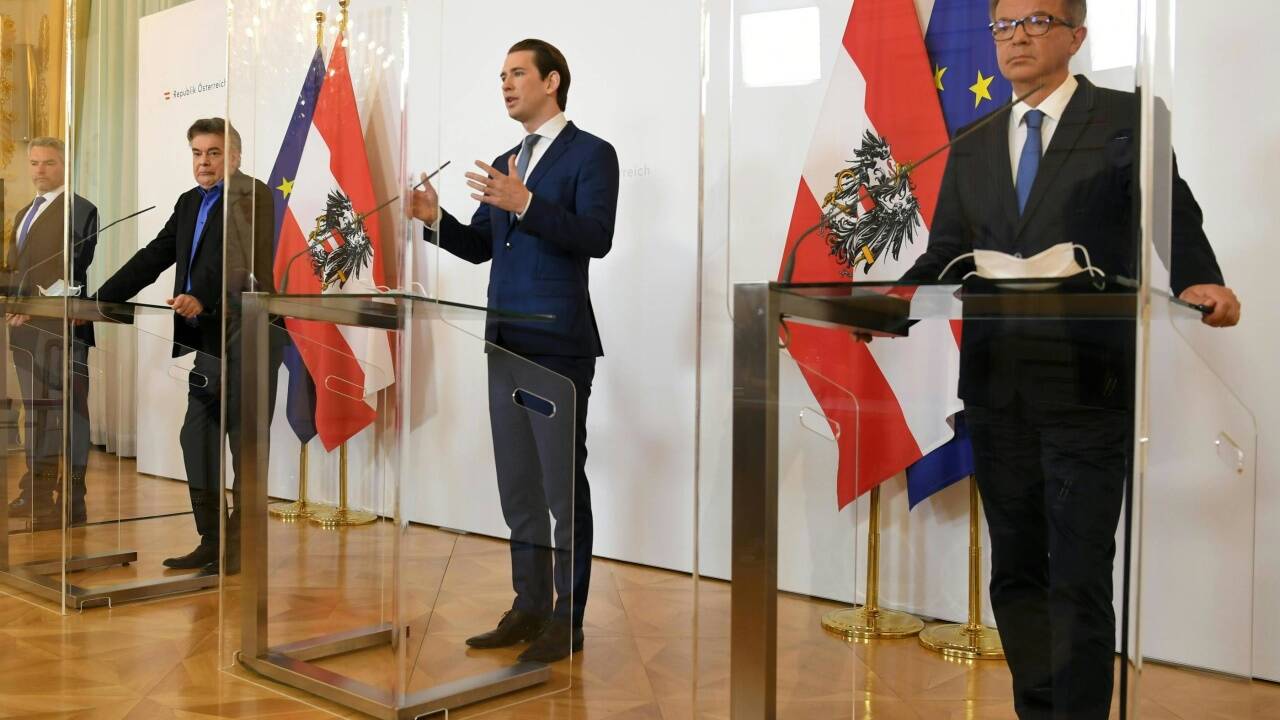 Die Regierungsspitze bei ihrer Pressekonferenz am Dienstag nach Ostern.  