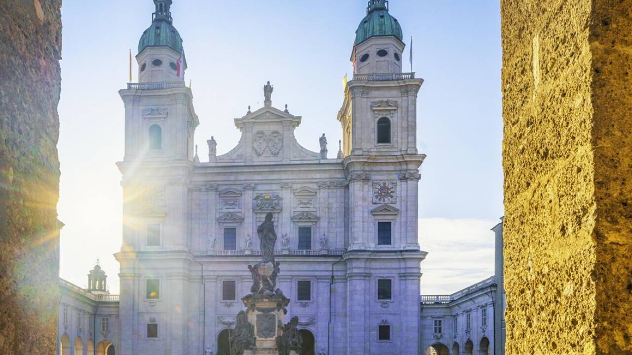 Was kann im Sommer auf dem Domplatz stattfinden? 