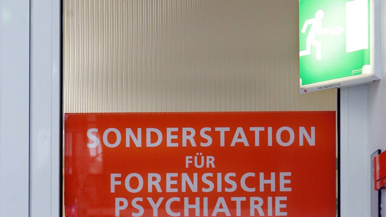 Der Firmenchef wird medizinisch behandelt. 