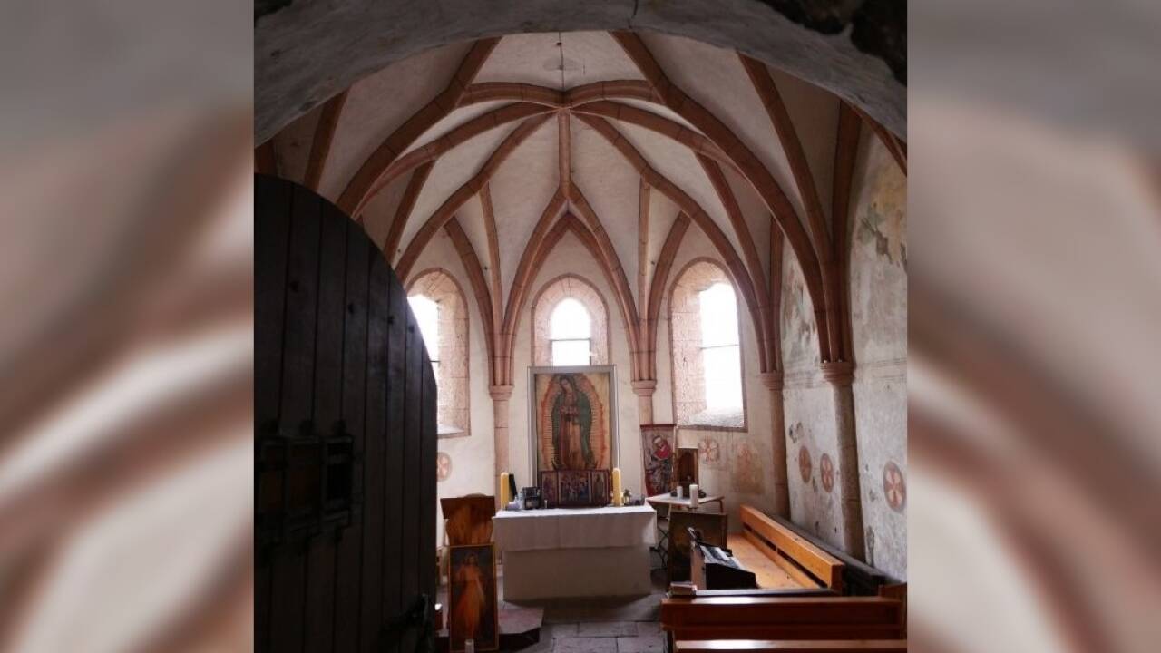 Blick ins Innere der Leprosenhauskapelle. Blick ins Innere der Leprosenhauskapelle.