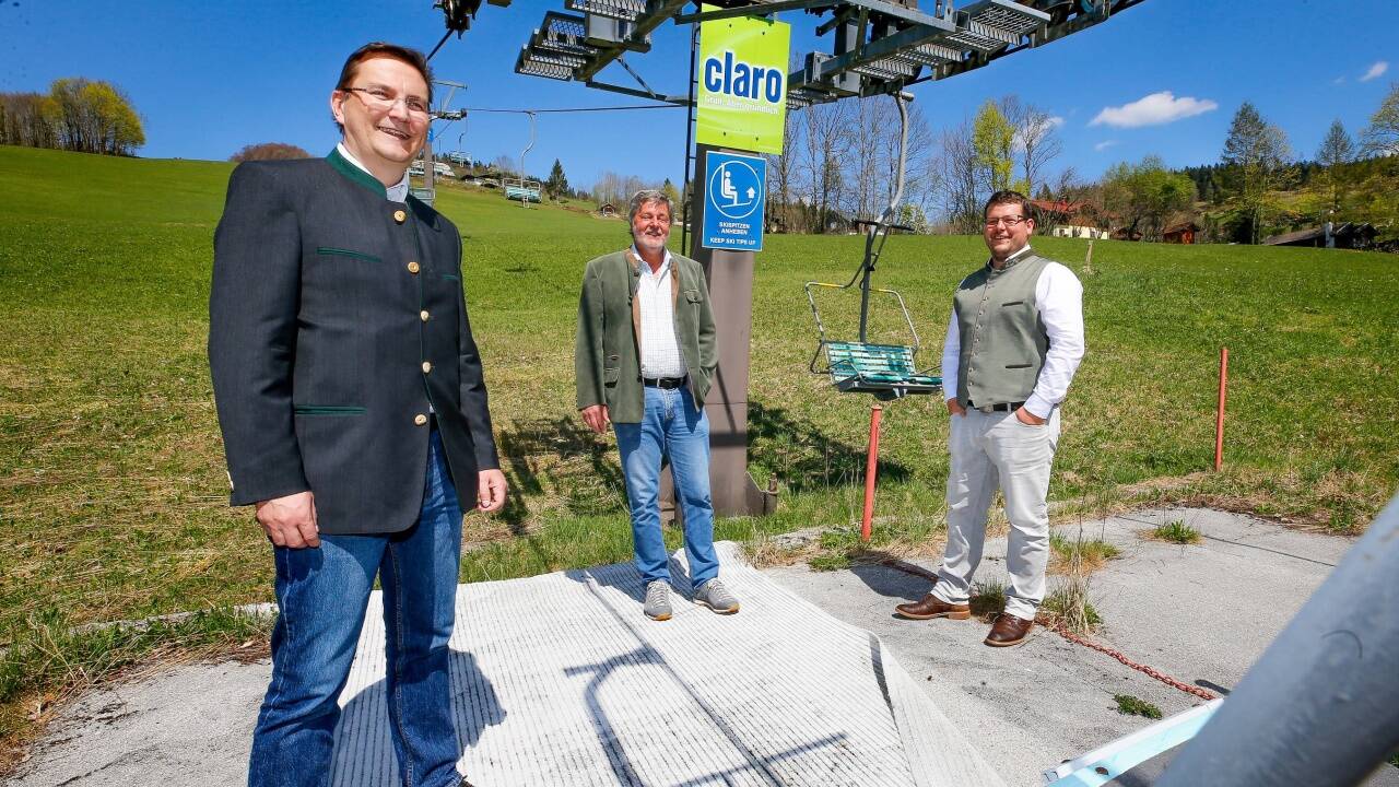 Die künftigen Eigentümer des Skigebiets Gaißau-Hintersee – Berthold Lindner und Bernhard Eisl im Bild mit dem Krispler Bürgermeister Andreas Ploner – präsentierten am Freitag ihre Pläne. 