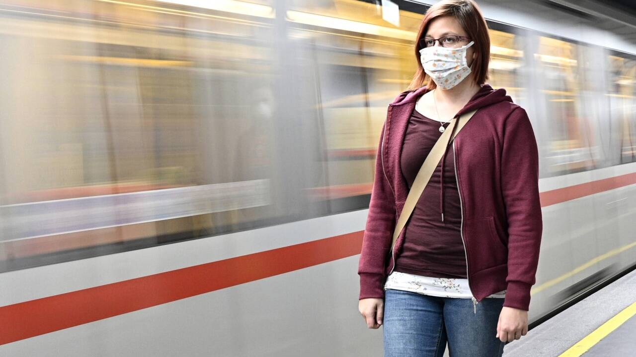 Die Wiener Linien verwehren Fahrgästen ohne Maske die Mitfahrt Die Wiener Linien verwehren Fahrgästen ohne Maske die Mitfahrt