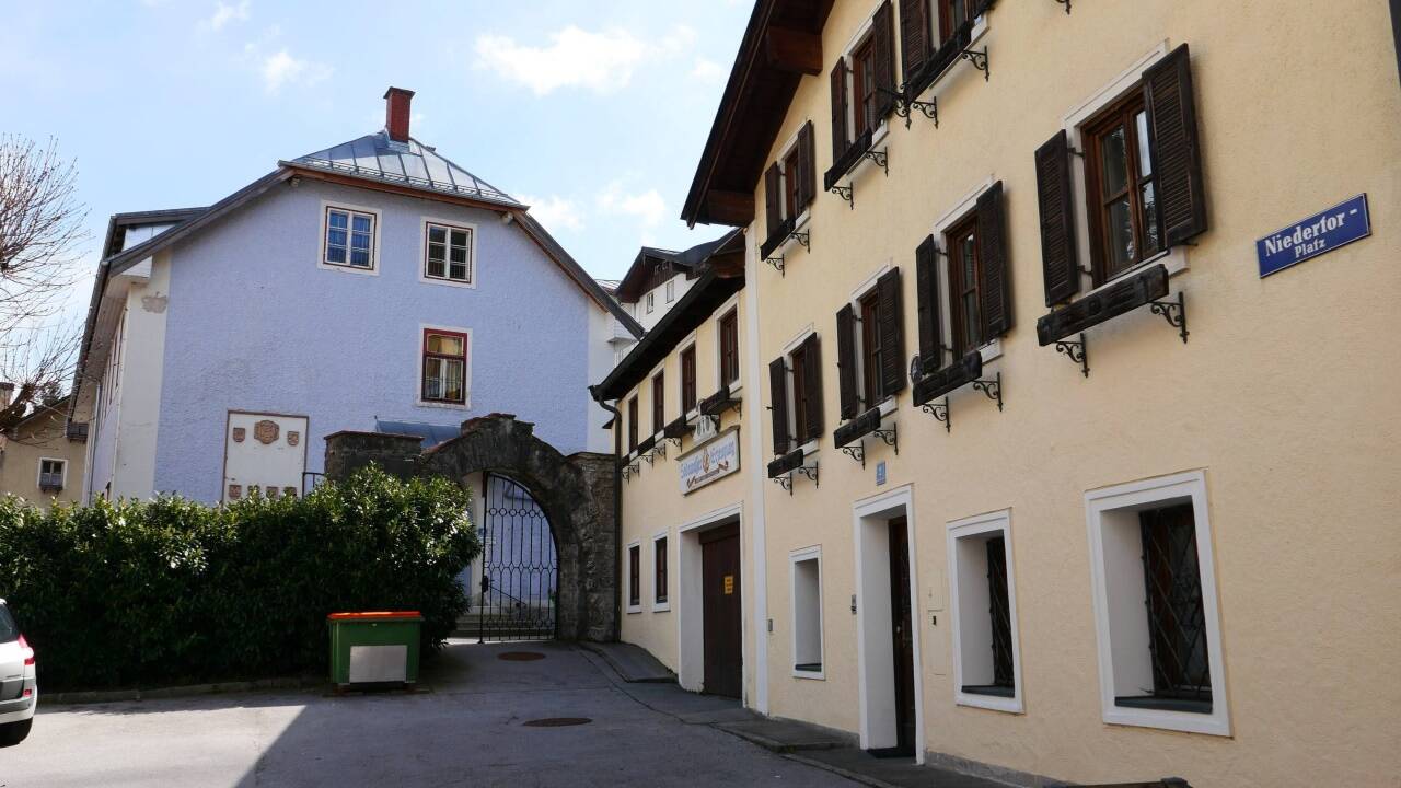 Der Niedertorplatz war einst der Nordzugang der Stadt Hallein.  
