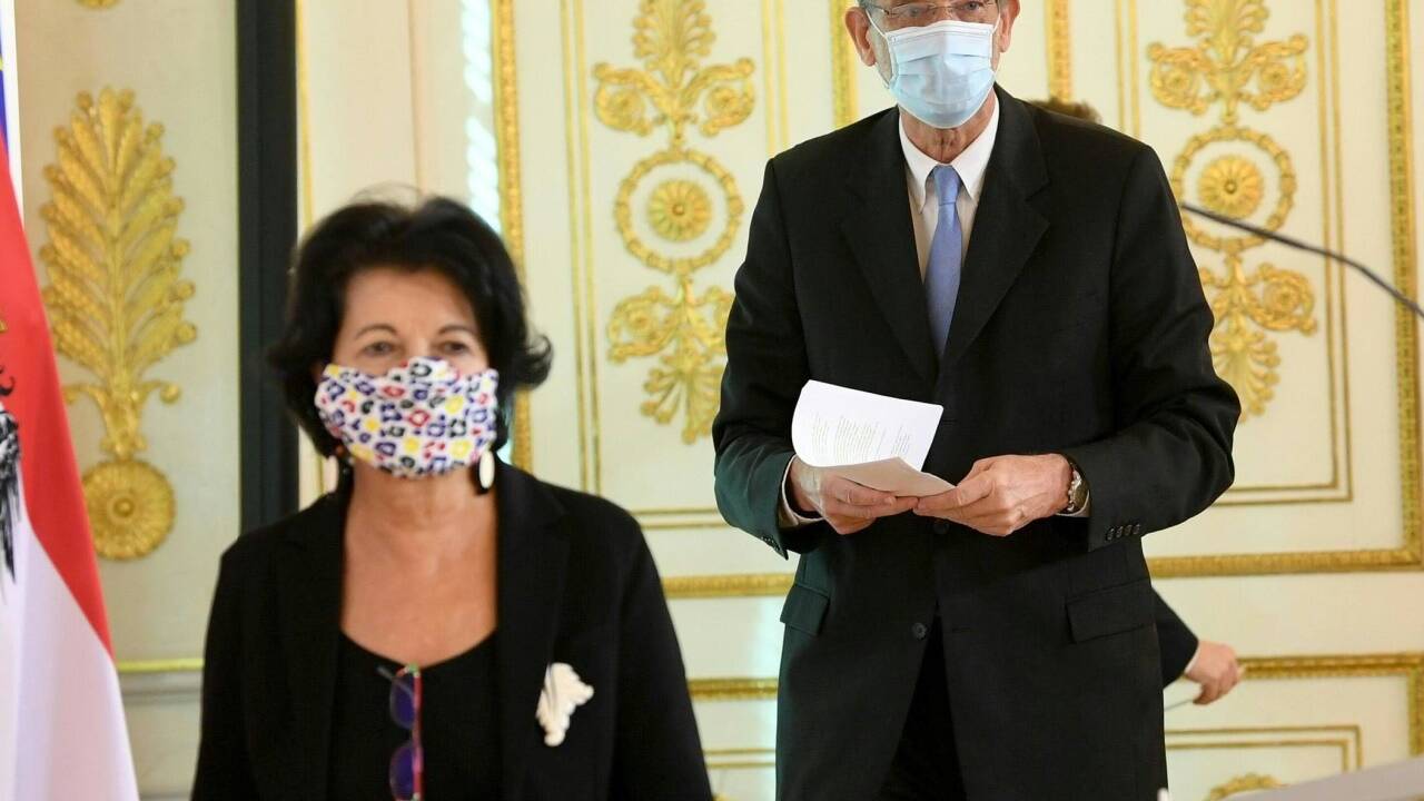 Bildungsminister Heinz Faßmann und die Bildungspsychologin Christiane Spiel von der Uni Wien bei der Pressekonferenz am Freitag. 