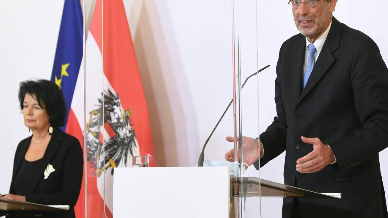 Bildungsminister Heinz Faßmann und die Bildungspsychologin Christiane Spiel von der Uni Wien bei der Pressekonferenz am Freitag. 
