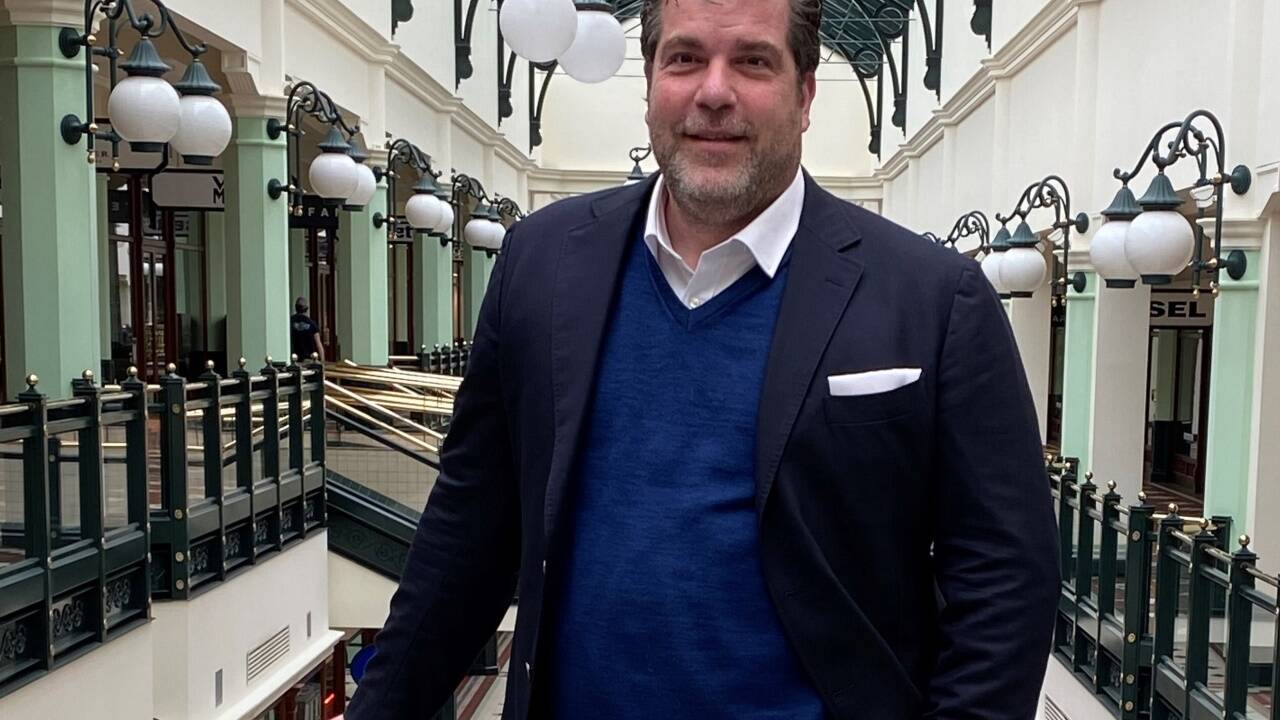 Seit 1. März ist Markus Gratz neuer Centermanager im Designer Outlet Salzburg – und hat coronabedingt bereits sehr bewegte Zeiten miterlebt.  