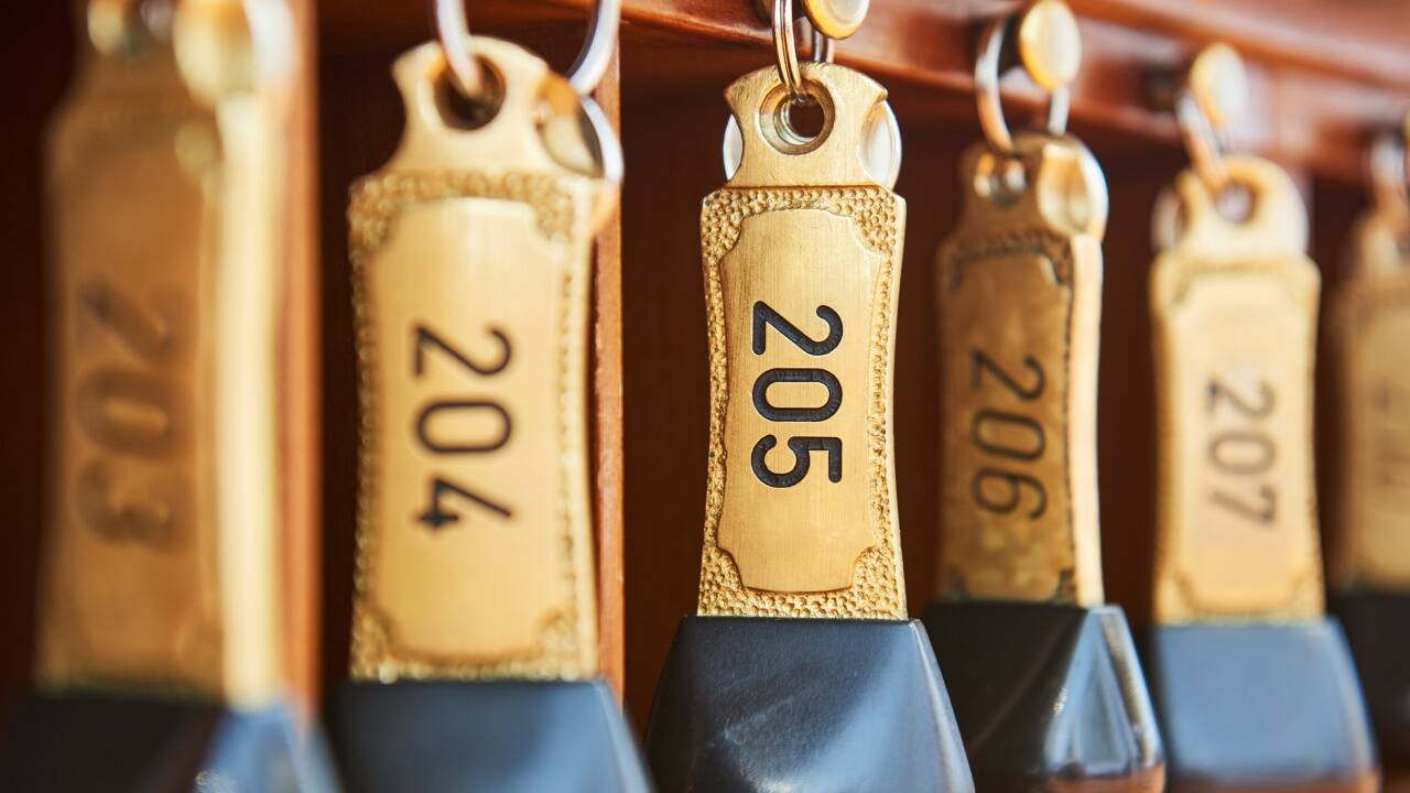 Erst in vier Wochen können Hoteliers wieder Zimmer an Urlauber vermieten. Erst in vier Wochen können Hoteliers wieder Zimmer an Urlauber vermieten.