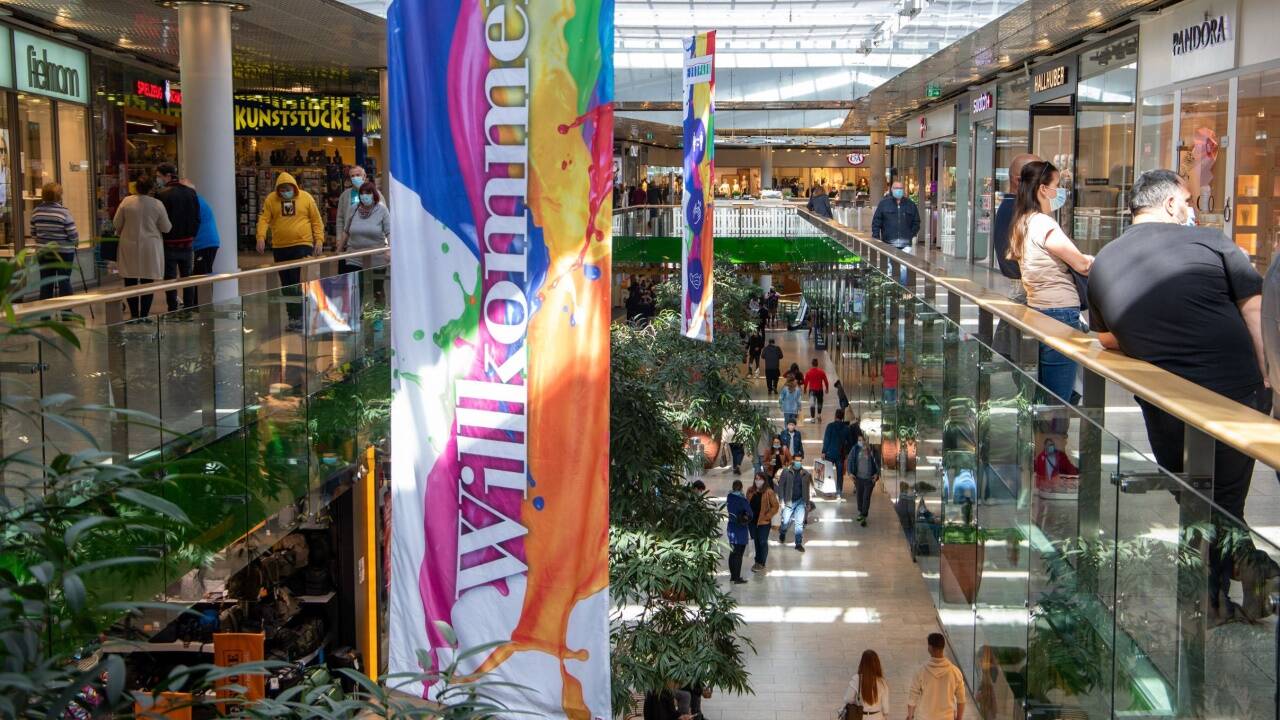 Auch ohne Kunden aus Bayern war im Europark am Samstag bereits viel los. Auch ohne Kunden aus Bayern war im Europark am Samstag bereits viel los.