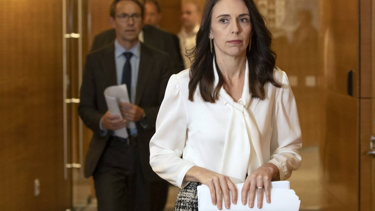 Die neuseeländische Regierungschefin Jacinda Ardern wird für ihr Krisenmanagement während der Corona-Krise gelobt. Die neuseeländische Regierungschefin Jacinda Ardern wird für ihr Krisenmanagement während der Corona-Krise gelobt.