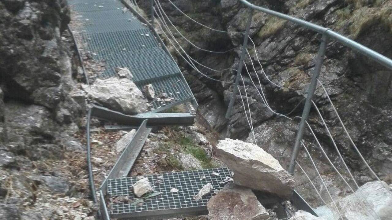 Die zerstörten Stahlstege 