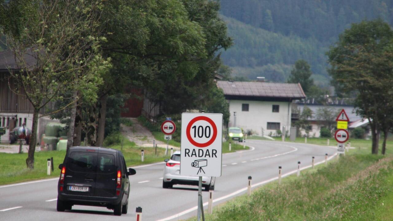 Die beiden Autolenker hatten sich im Oktober 2017 auf der Pinzgauer Bundesstraße (B311) ein Rennen geliefert – mit fatalen Folgen. Die beiden Autolenker hatten sich im Oktober 2017 auf der Pinzgauer Bundesstraße (B311) ein Rennen geliefert – mit fatalen Folgen.