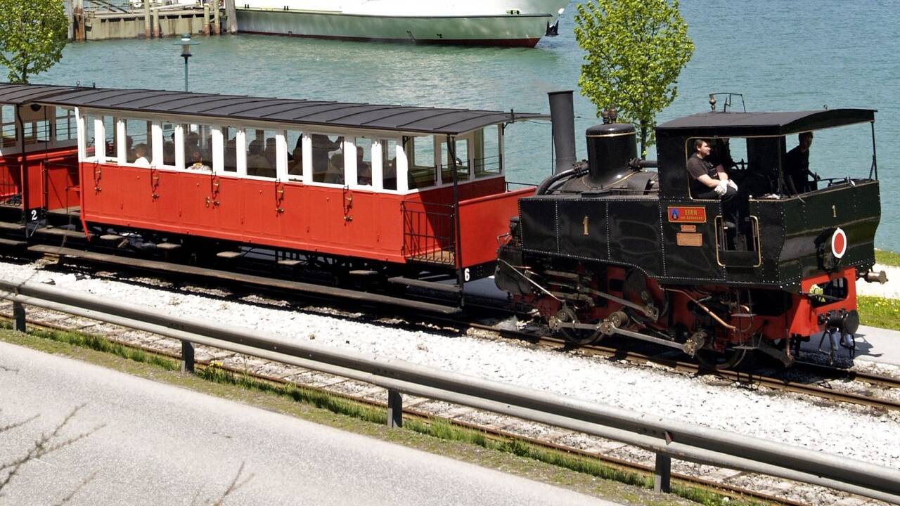 Die Achenseebahn ist die älteste, ausschließlich mit Dampf betriebene Zahnradbahn Europas. 