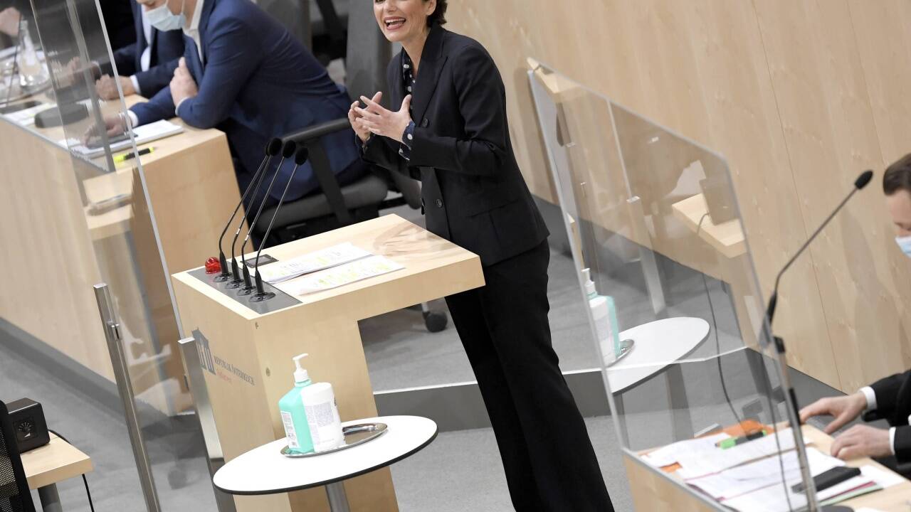 Vizekanzler Werner Kogler (Grüne), Bundeskanzler Sebastian Kurz (ÖVP), SPÖ-Chefin Pamela Rendi-Wagner und Finanzminister Gernot Blümel (ÖVP)  Vizekanzler Werner Kogler (Grüne), Bundeskanzler Sebastian Kurz (ÖVP), SPÖ-Chefin Pamela Rendi-Wagner und Finanzminister Gernot Blümel (ÖVP)