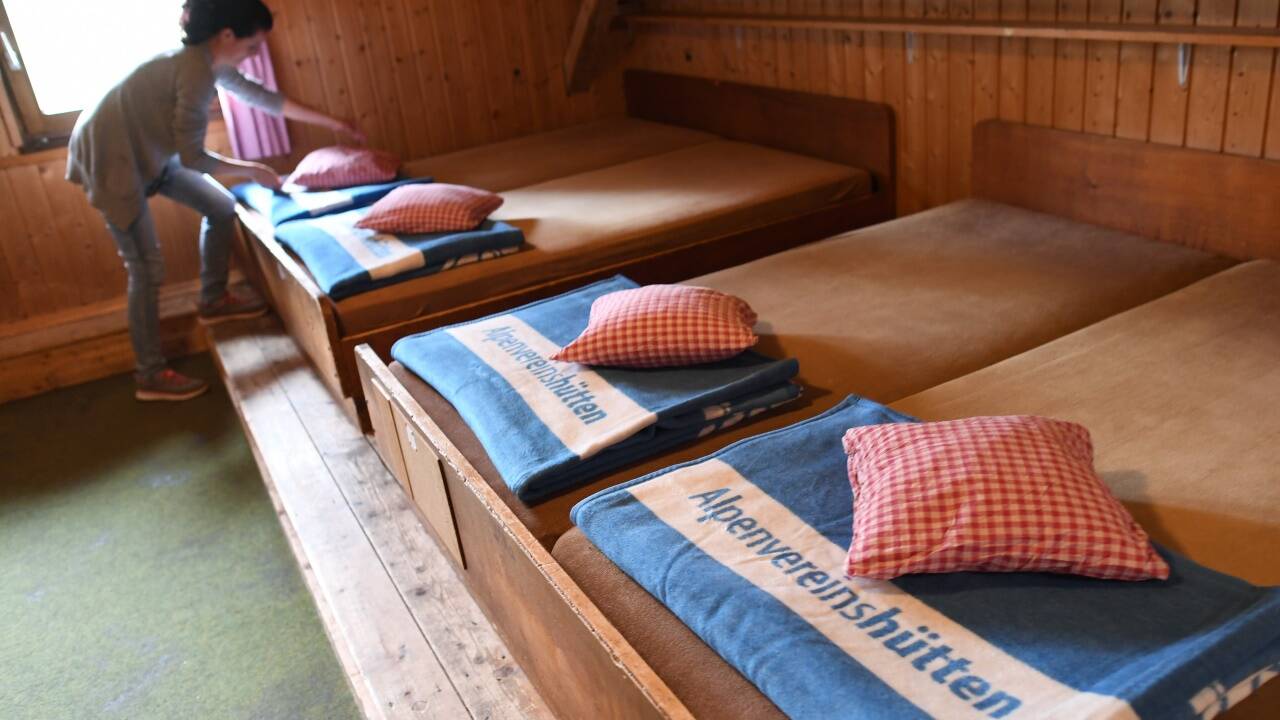 Für Hütten gilt: Abstand und Hygiene. Für Hütten gilt: Abstand und Hygiene.