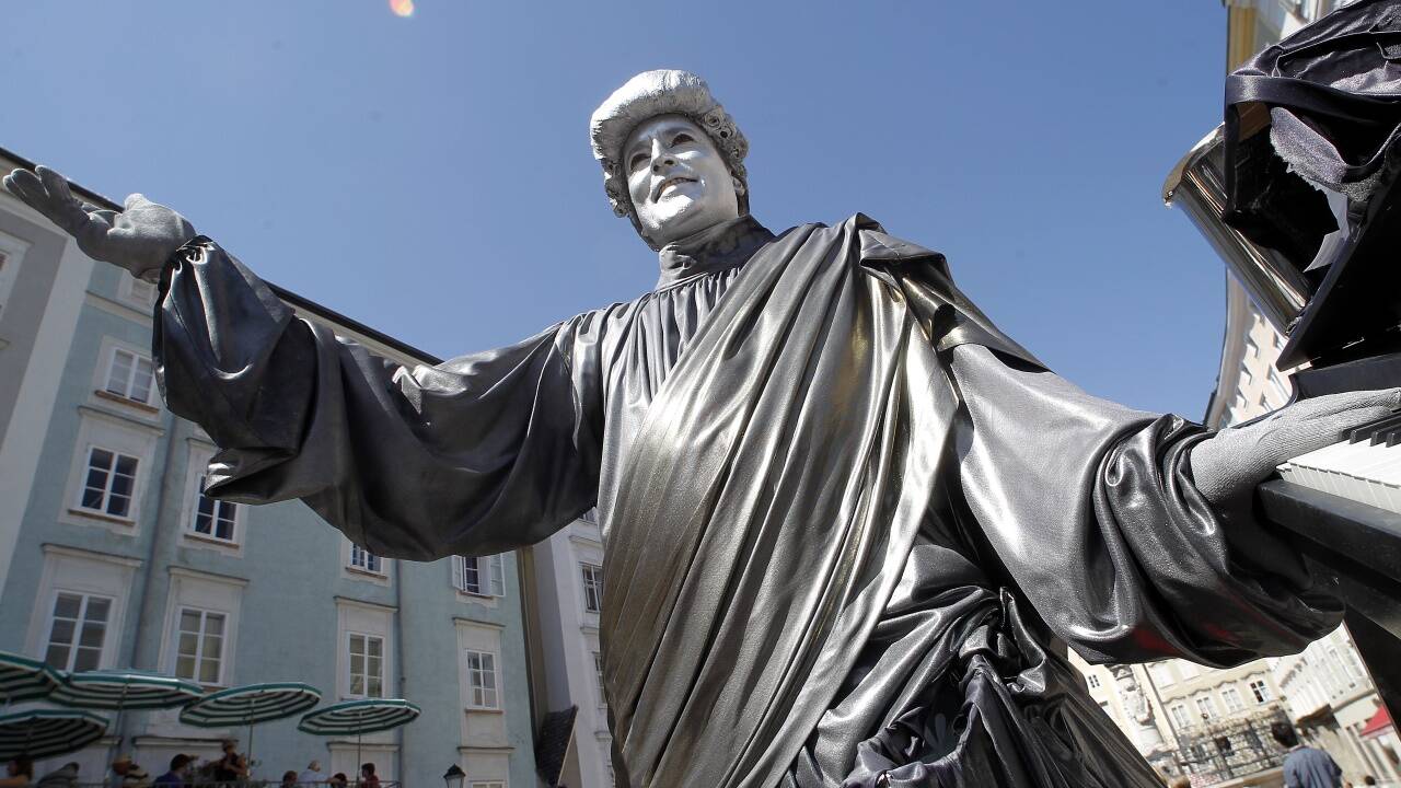 Krisenfest: „Ed Silver“ – und damit ein Stück Normalität – ist zurückgekehrt in die Salzburger Altstadt.   Krisenfest: „Ed Silver“ – und damit ein Stück Normalität – ist zurückgekehrt in die Salzburger Altstadt.