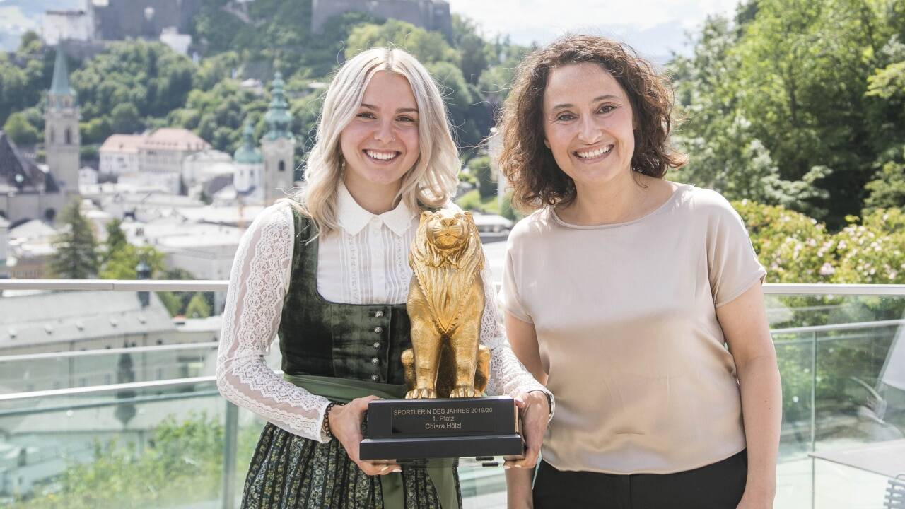 Chiara Hölzl (im Bild mit Andrea Franz, SPAR Natur*pur) wurde 2019/2020 im Gesamtweltcup Zweite. 