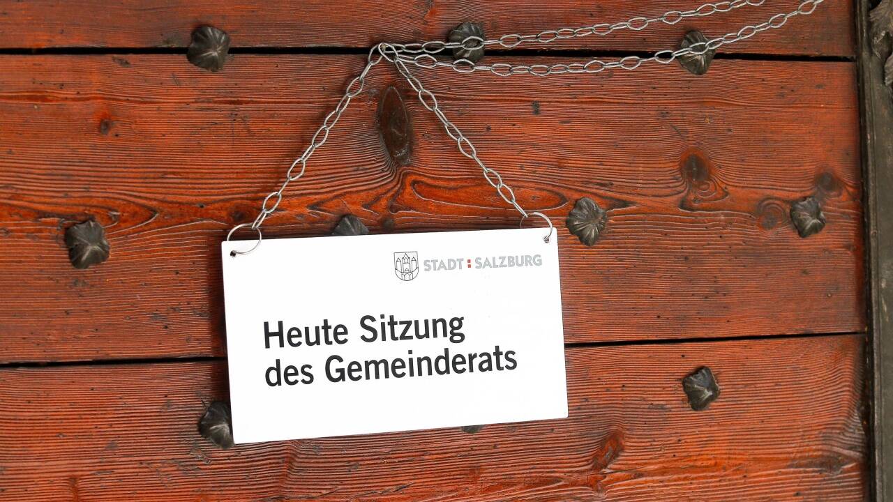 Symbolbild: Die Gemeinden müssen bis Jahresende eine neue Geschäftsordnung beschließen. Damit kann – muss aber nicht – eine Veröffentlichung der Sitzungsprotokolle mitbeschlossen werden.  