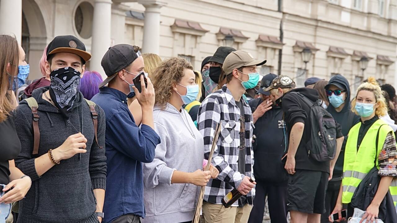 Nach dem Tod von George Floyd solidarisieren sich seit Tagen Menschen weltweit mit dem anhaltenden Protest gegen Rassismus in den USA. Nun auch die Salzburger. 