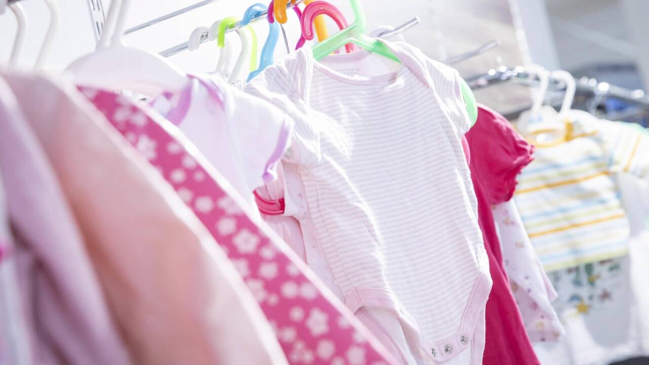 Kinderkleidung und Spielzeuge sind sehr begehrt. 