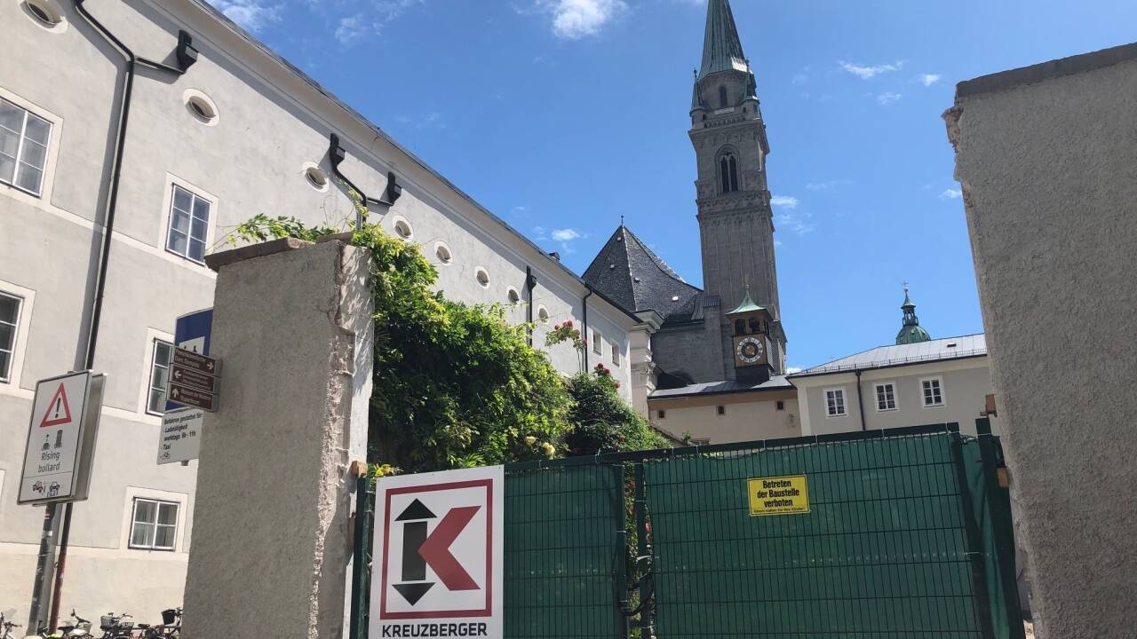 An dieser Mauer des Franziskanerklosters am Max-Reinhardt-Platz in Salzburg hing das Rehrl-Denkmal. An dieser Mauer des Franziskanerklosters am Max-Reinhardt-Platz in Salzburg hing das Rehrl-Denkmal.