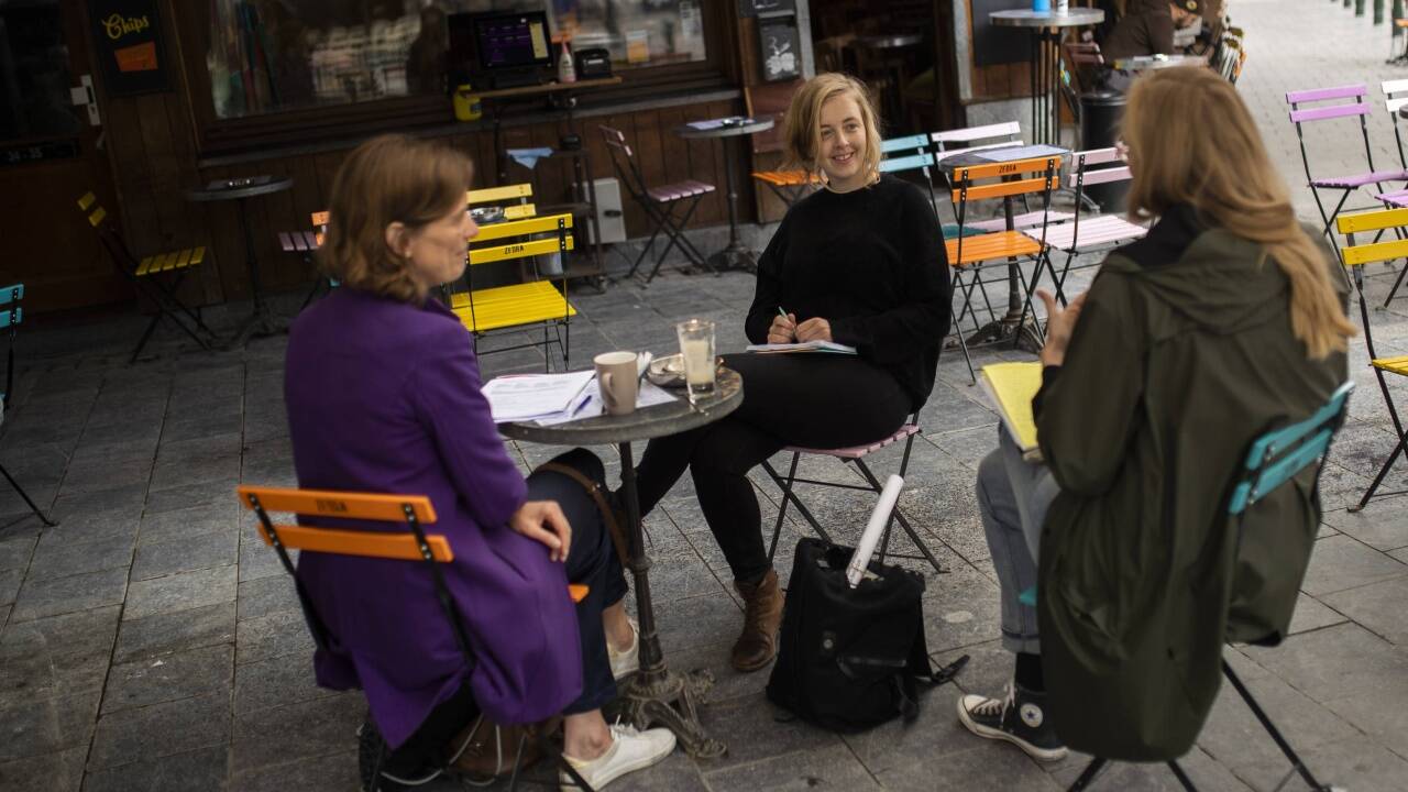 Endlich wieder offen: Die Schanigärten.  Endlich wieder offen: Die Schanigärten.