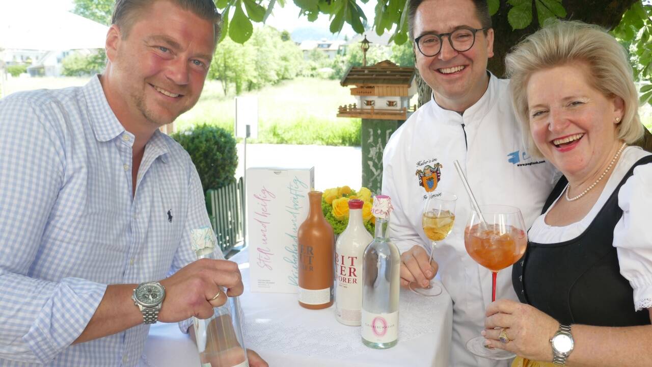 Christian Hetz läutet mit Harald und Andrea Huber im Fischerwirt eine neue Ära ein: Konzerne werden verbannt und durch regionale Produzenten ersetzt. Christian Hetz läutet mit Harald und Andrea Huber im Fischerwirt eine neue Ära ein: Konzerne werden verbannt und durch regionale Produzenten ersetzt.