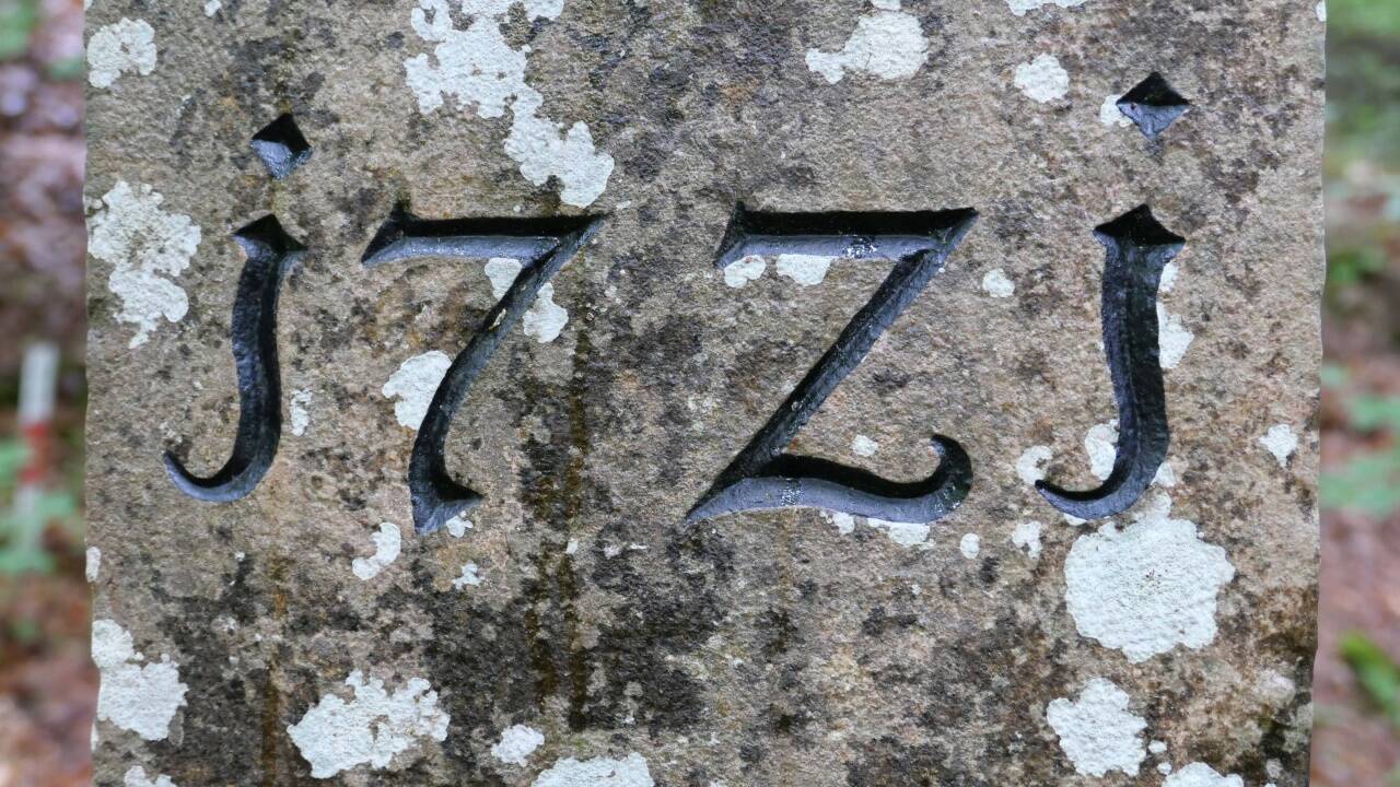 Die beeindruckende Zahl 1721 prangt auf dem Denkmal. Die beeindruckende Zahl 1721 prangt auf dem Denkmal.