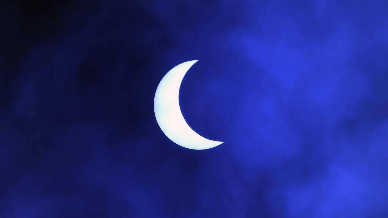 „Sonnenmond“ in Nepal (Kathmandu).  