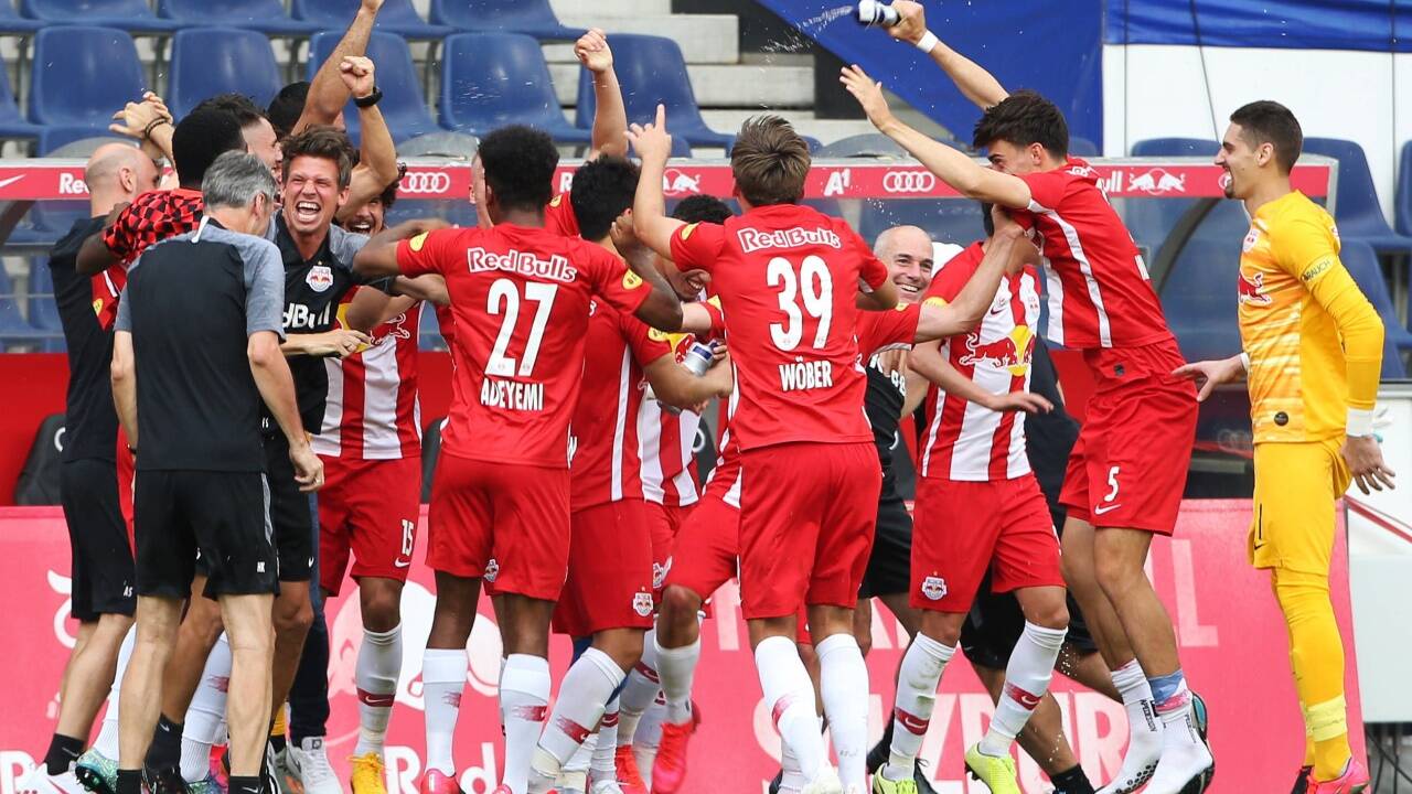 Die Bullen bejubeln den neuerlichen Meistertitel. 