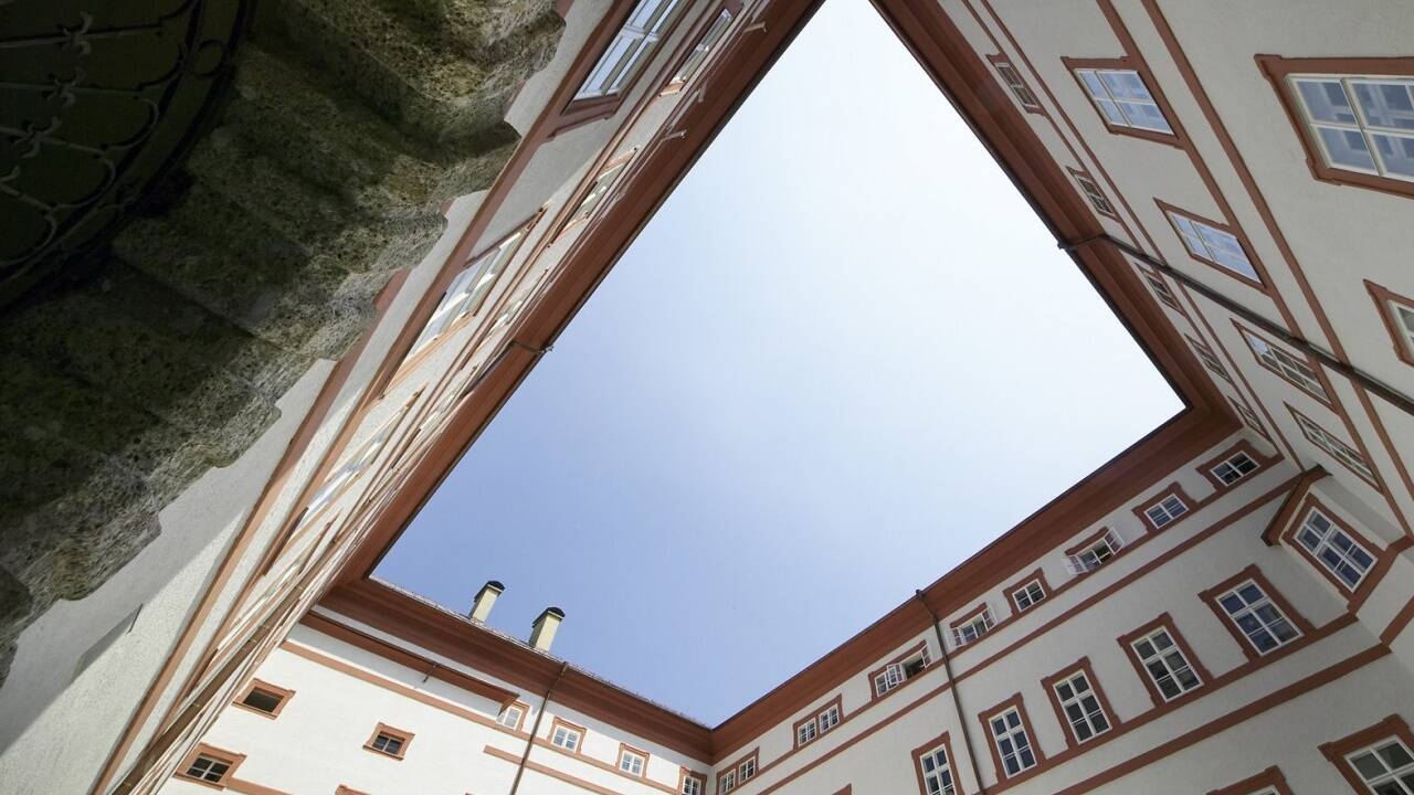 Eine der Spielstätten ist die Neue Residenz. Eine der Spielstätten ist die Neue Residenz.