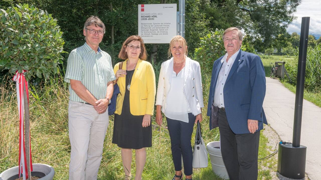 Hannes Wenger (Vermessung und Geoinformation), Sabine Veits-Falk (Archiv der Stadt Salzburg), Ingrid Tröger-Gordon (Kulturabteilung) und Peter Kramml (Archiv der Stadt Salzburg). 