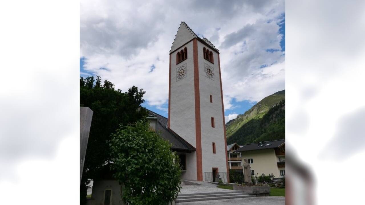 Blick auf die Pfarrkirche Fusch.  