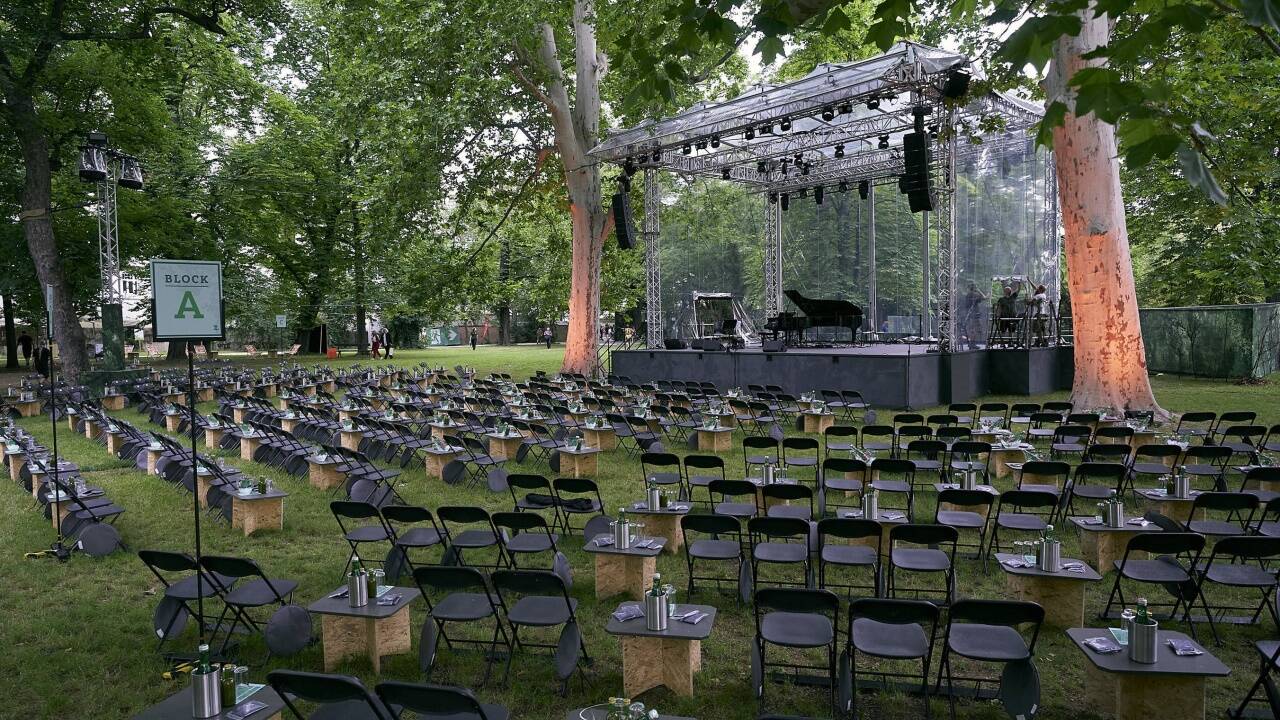 Das Ambiente im Privatgarten des Palais Schwarzenberg. 