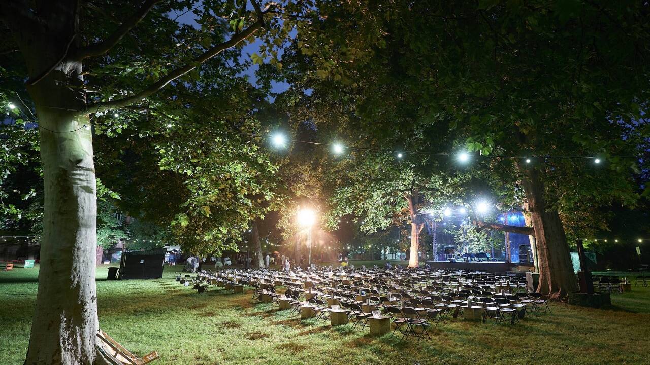 Das Ambiente im Privatgarten des Palais Schwarzenberg. 
