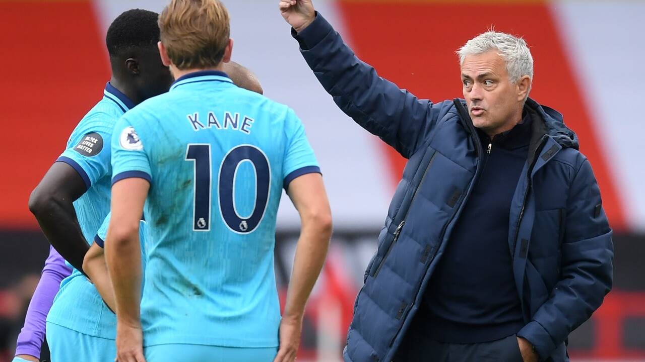 Startrainer Jose Mourinho (r.) wird sich mit Tottenham wohl in Kaprun auf die neue Saison vorbereiten.  